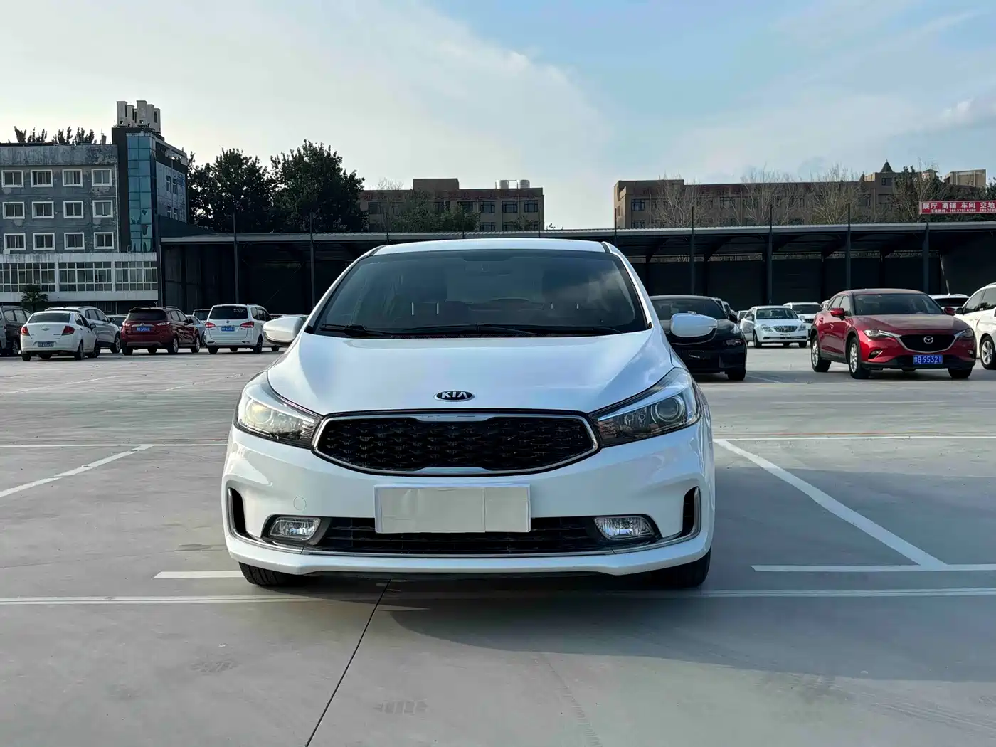Photo 2 - Kia K3