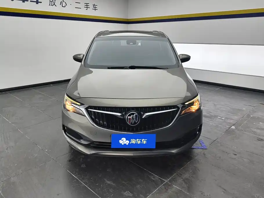 Photo 2 - Buick GL6