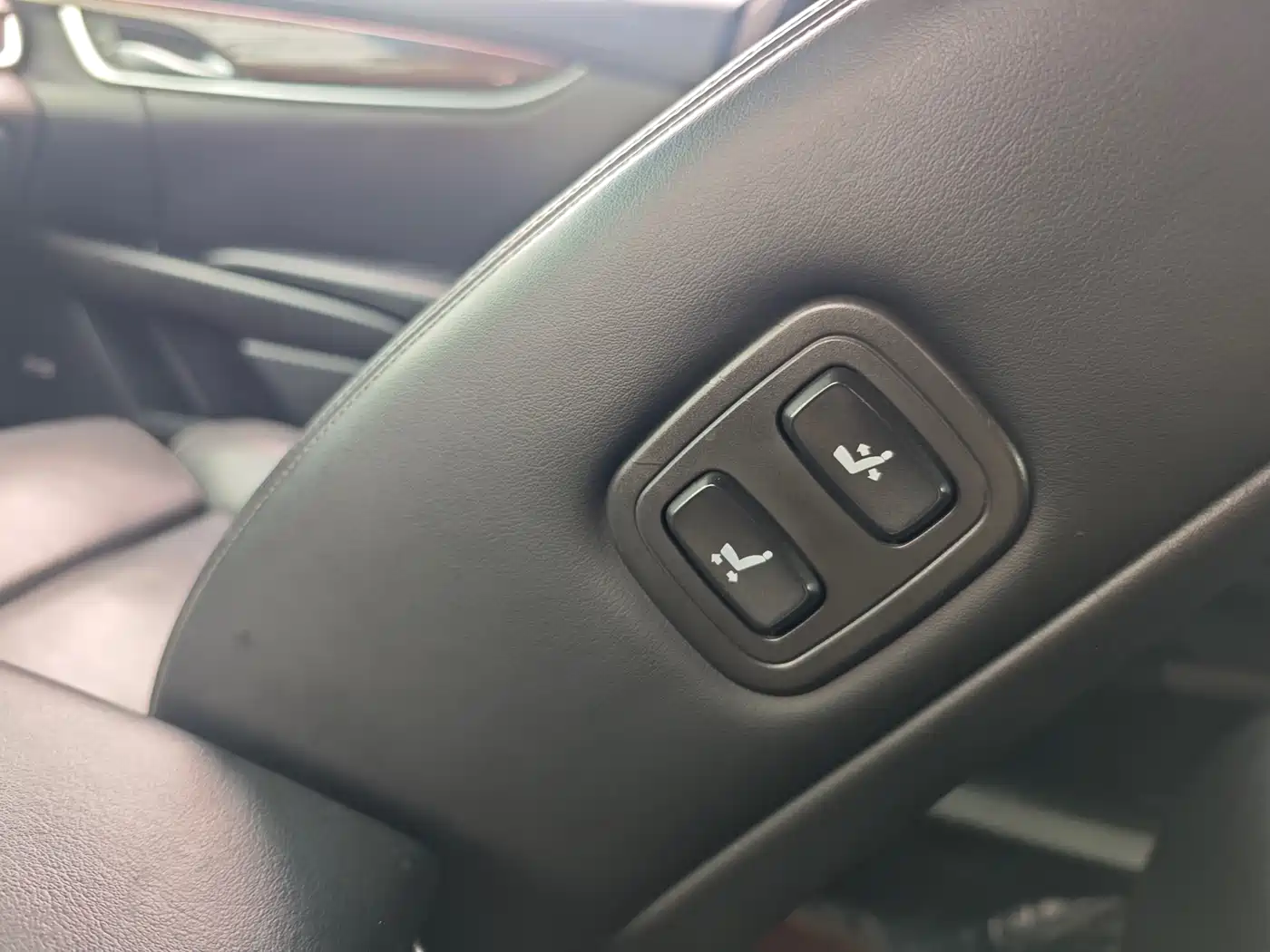 Cadillac XTS 2013 28T Luxury фото 13