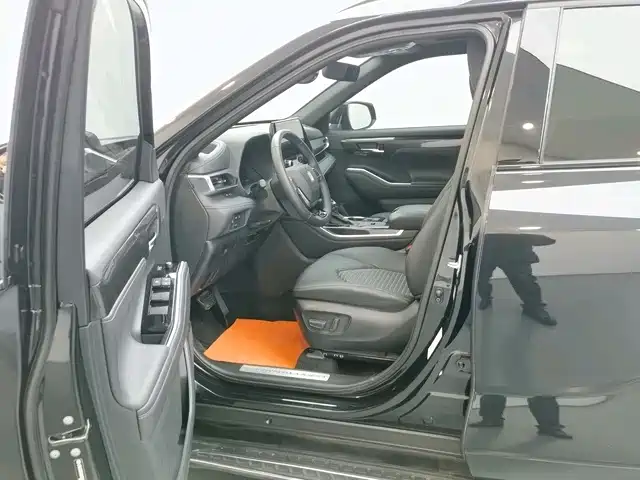 Toyota Crown Kluger 2022 2.5L HEV 4WD Premium Edition фото 9