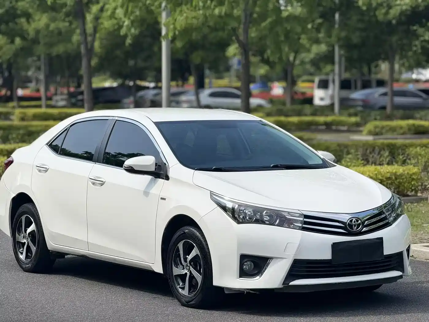 Toyota Corolla 2017 Facelift 1.6L S-CVT GL фото 3
