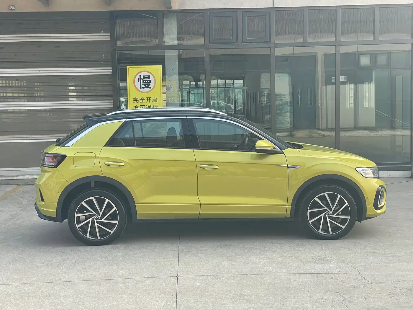 Volkswagen T-ROC 2023 300TSI DSG 2WD Dawn Edition фото 7