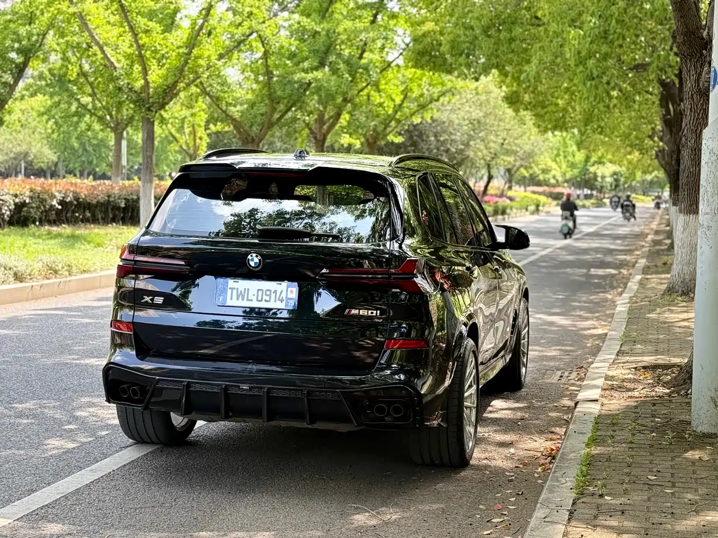 BMW X5 2023 xDrive 40Li M Sport Black Night Package фото 16
