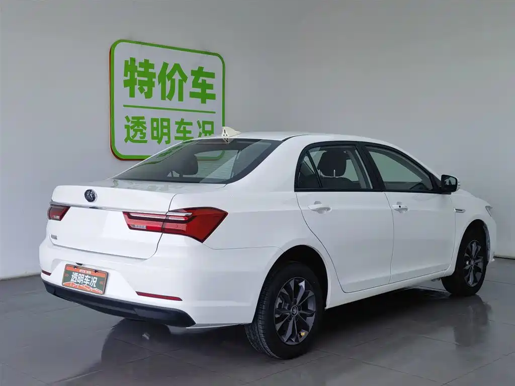 BYD Qin 2019 1.5L Automatic Luxury Edition фото 2