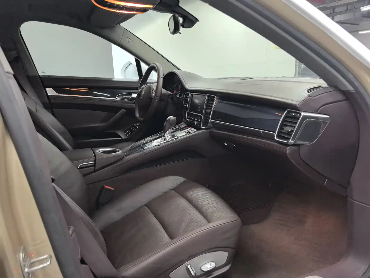 Porsche Panamera 2010 Panamera 4 3.6L фото 5