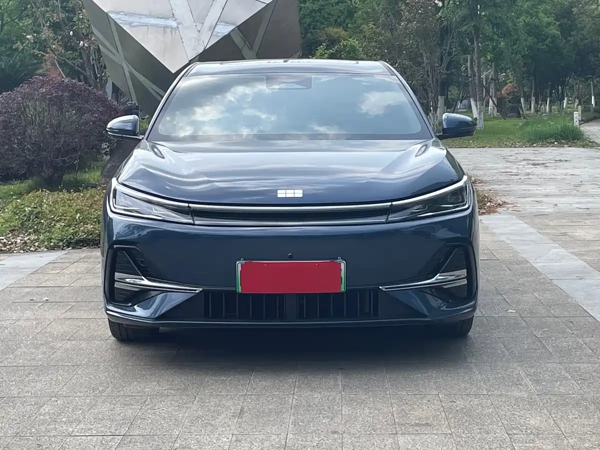 Geely Galaxy Galaxy A7 2025 EM-i фото 2