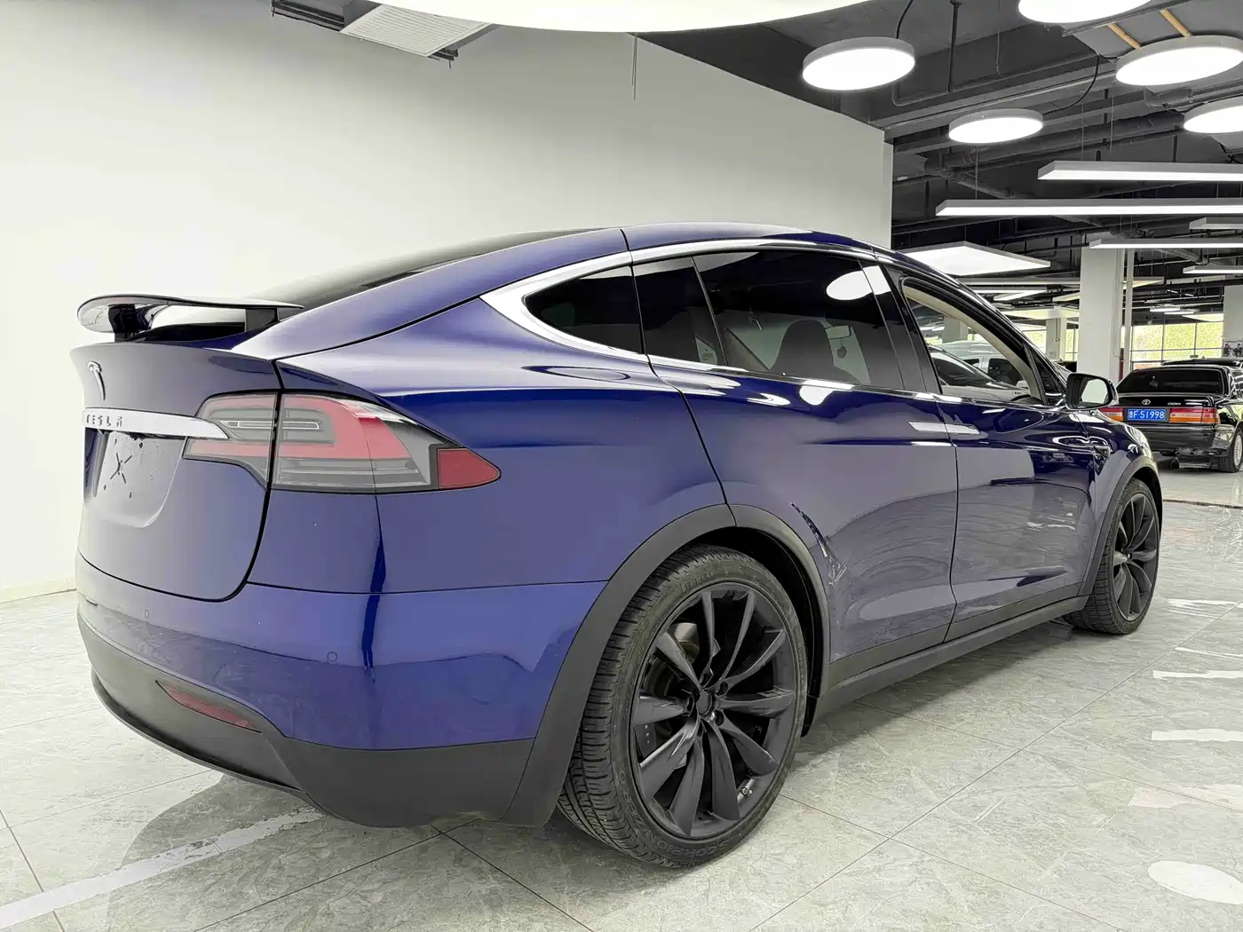 TESLA MODEL X