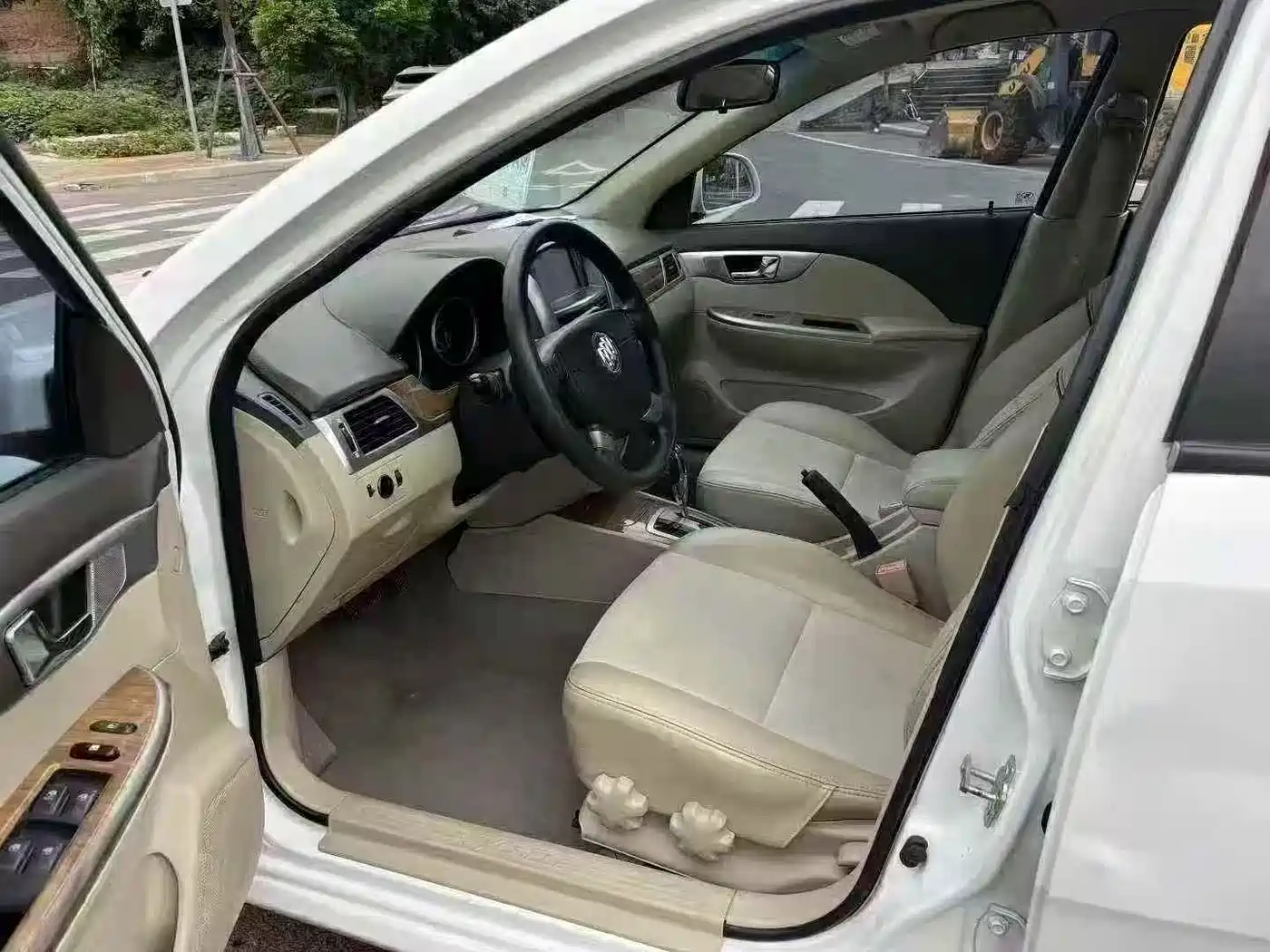 Buick Excelle 2013 1.5L Automatic Classic фото 5