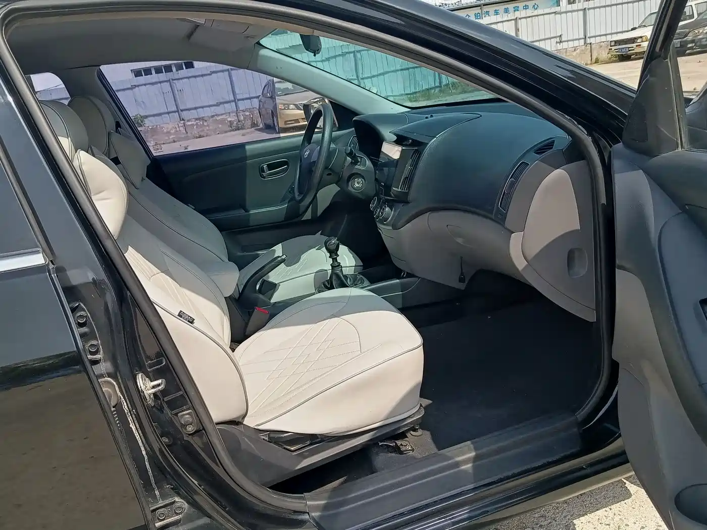Hyundai Elantra 2011 1.6L Manual Comfort фото 10