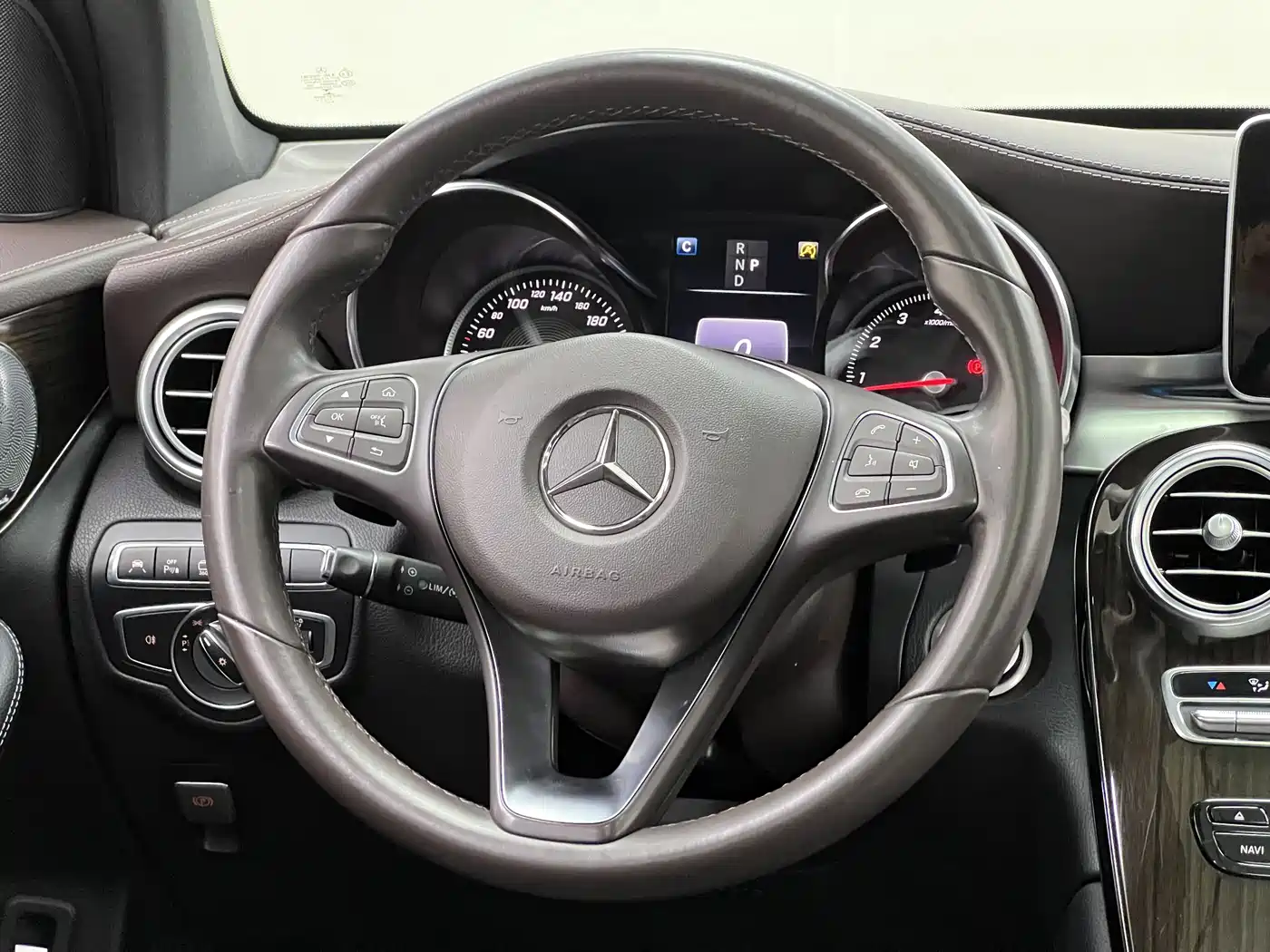 Mercedes-Benz GLC 2018 GLC 260 4MATIC Luxury фото 21