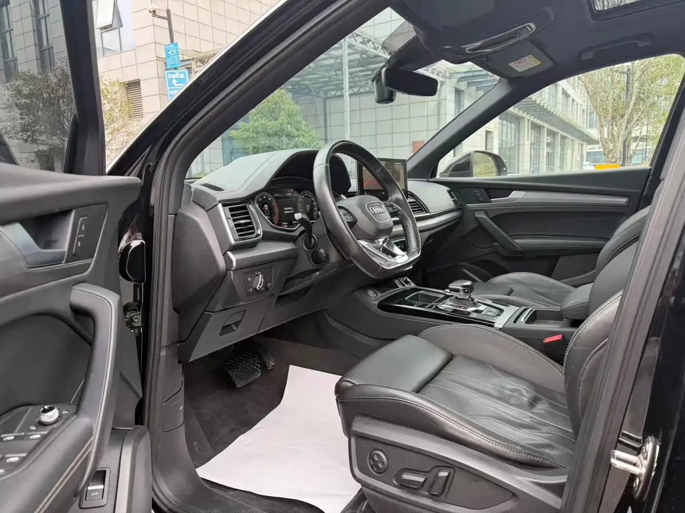 Audi Q5L Sportback 2022 40 TFSI Fashion Style фото 5
