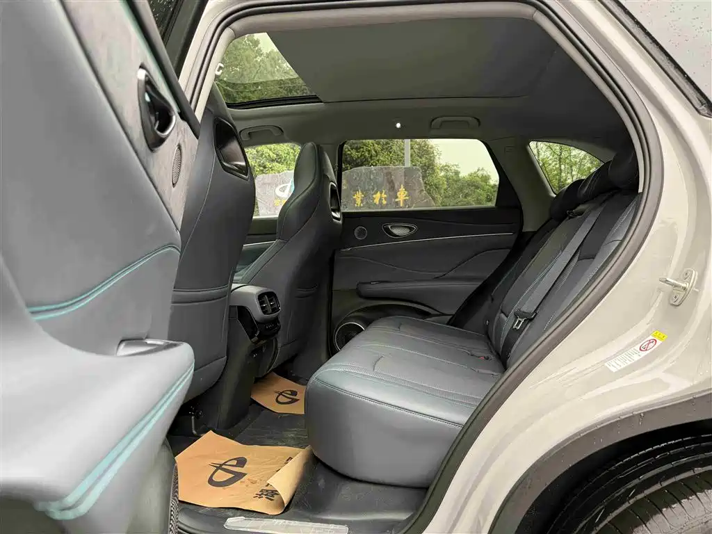 BYD Hai Shi 07 DM-i 2025 150 Pilot+ Edition фото 6