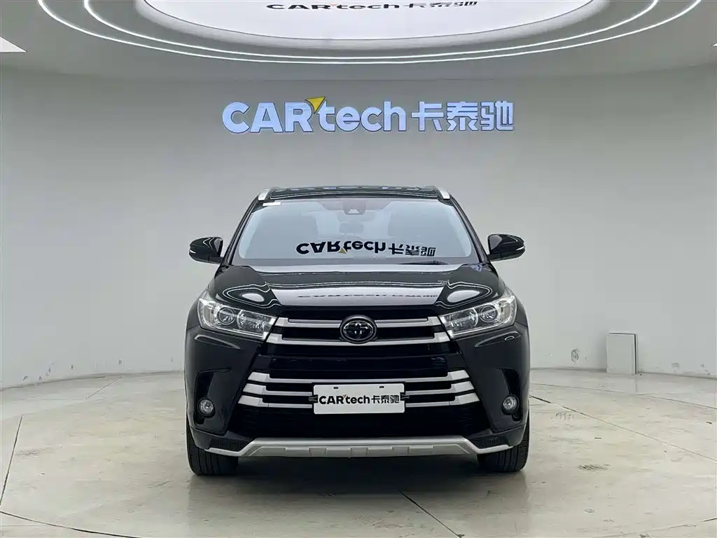 TOYOTA HIGHLANDER
