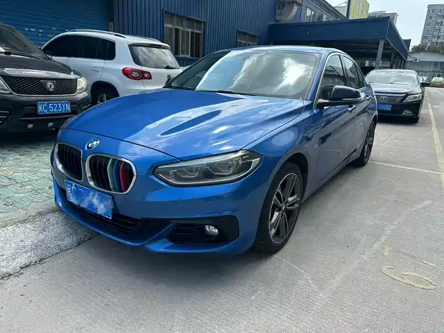 BMW 1 SERIES