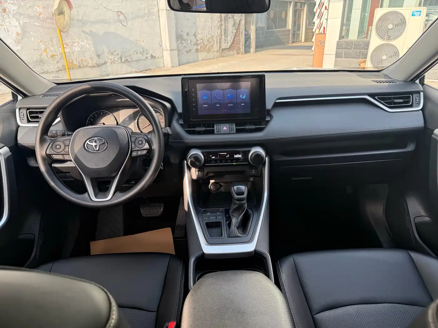 Toyota RAV4 Rongfang 2020 2.0L CVT 2WD Urban Edition фото 7