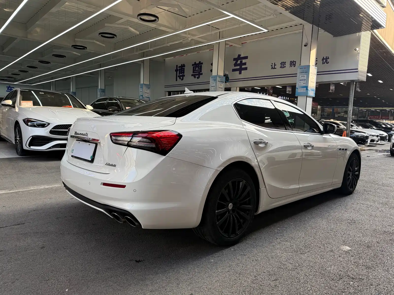 Photo 20 - Maserati Ghibli