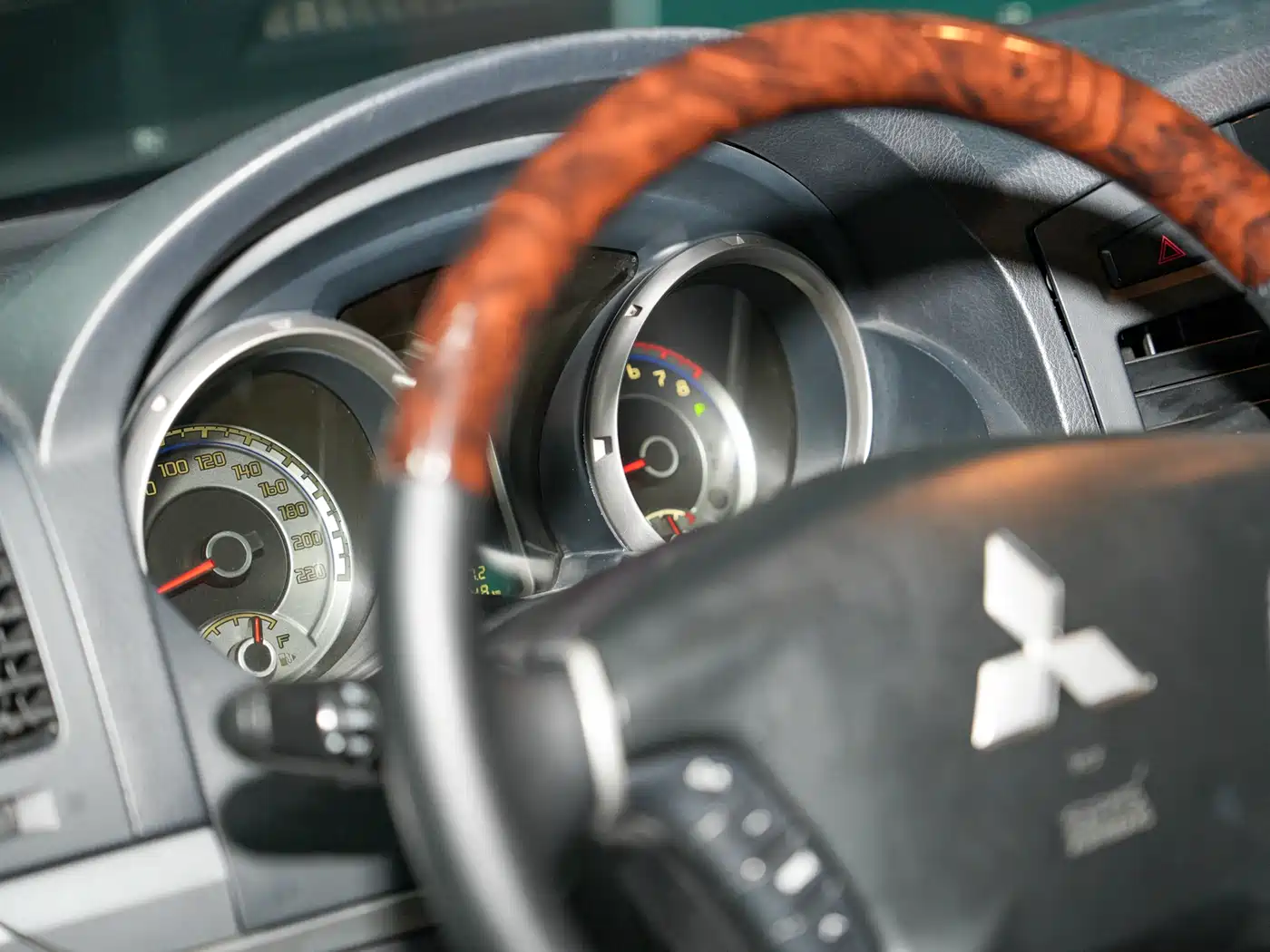 Mitsubishi Pajero (Import) 2010 3.0L Automatic Luxury Edition фото 18