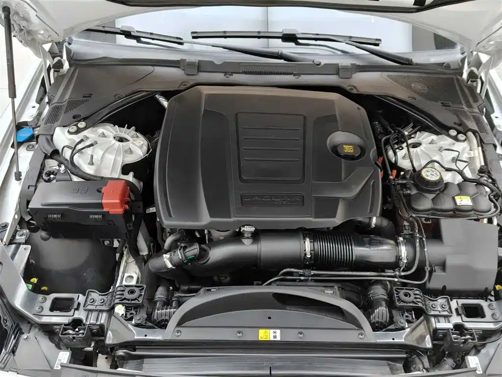 Jaguar XEL 2024 2023 2.0T 250PS R-DYNAMIC S Progressive Sport
