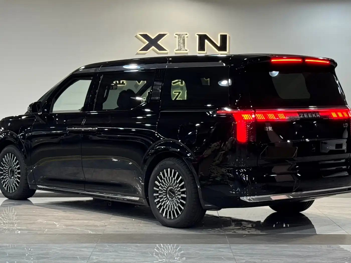 ZEEKR EXTREME KRYPTON 009