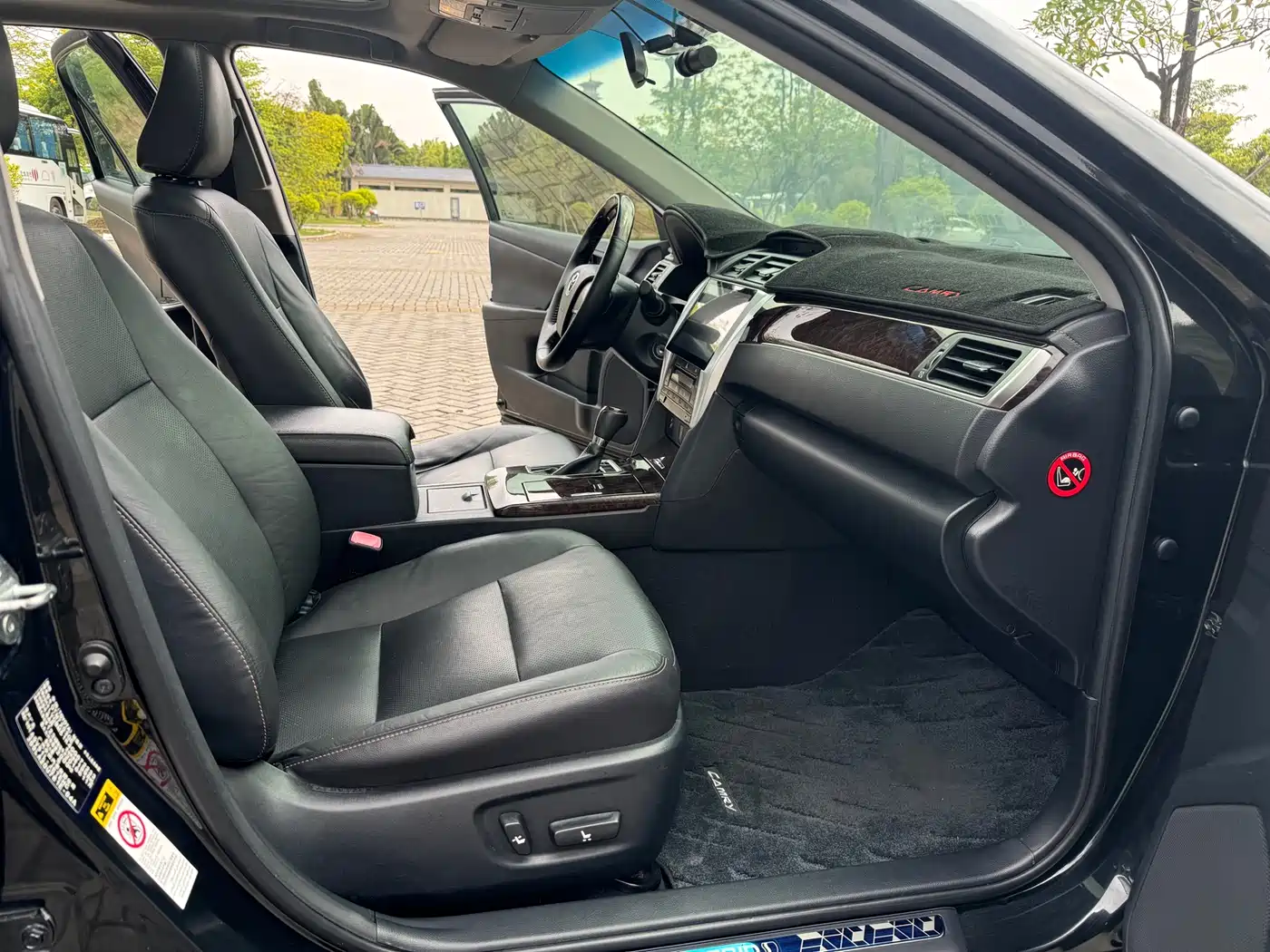 Toyota Camry 2016 2.0G 10th Anniversary Leading Edition фото 6