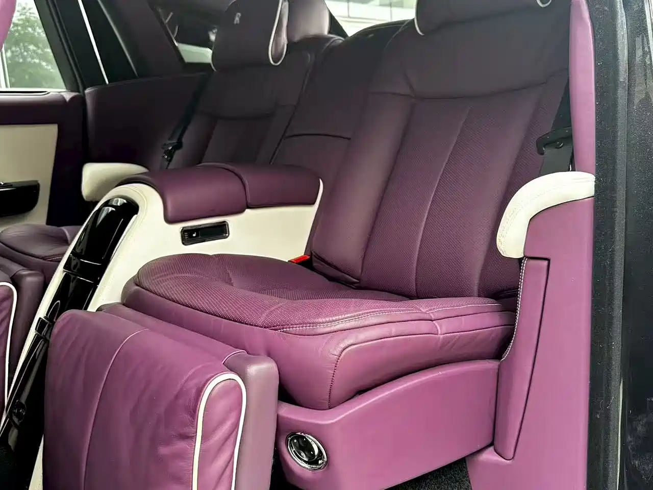 Rolls-Royce Phantom 2004 Model 6.7L Standard Version фото 7