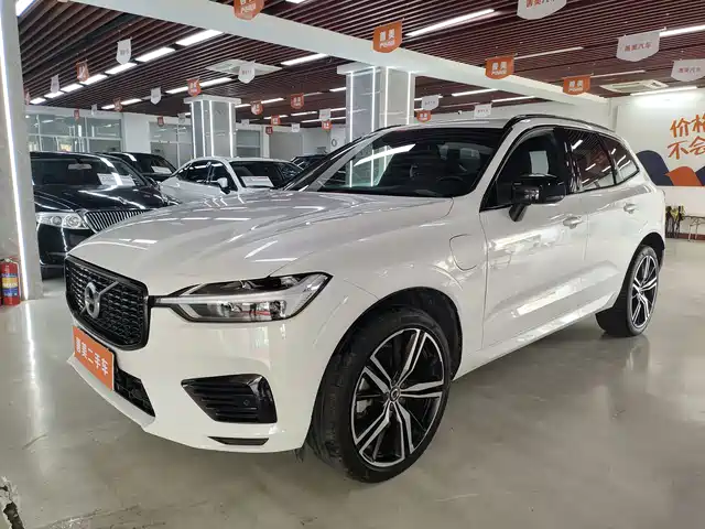 VOLVO XC60 PLUG IN HYBRID