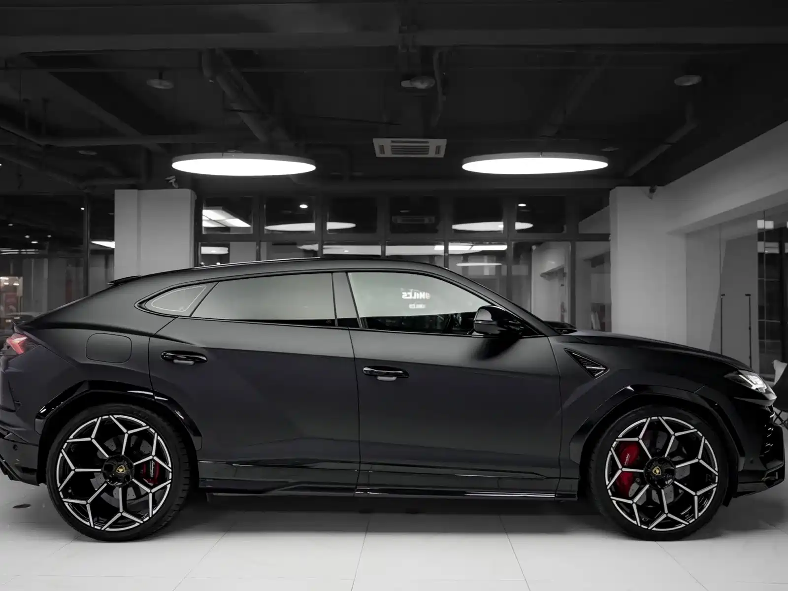 Фото 7 - Lamborghini Urus
