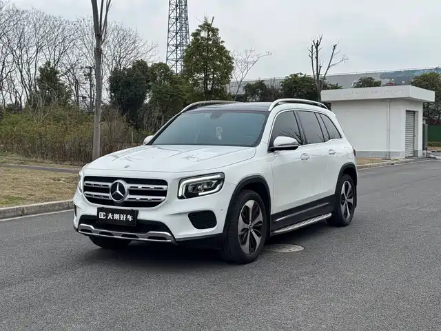 MERCEDES-BENZ GLB