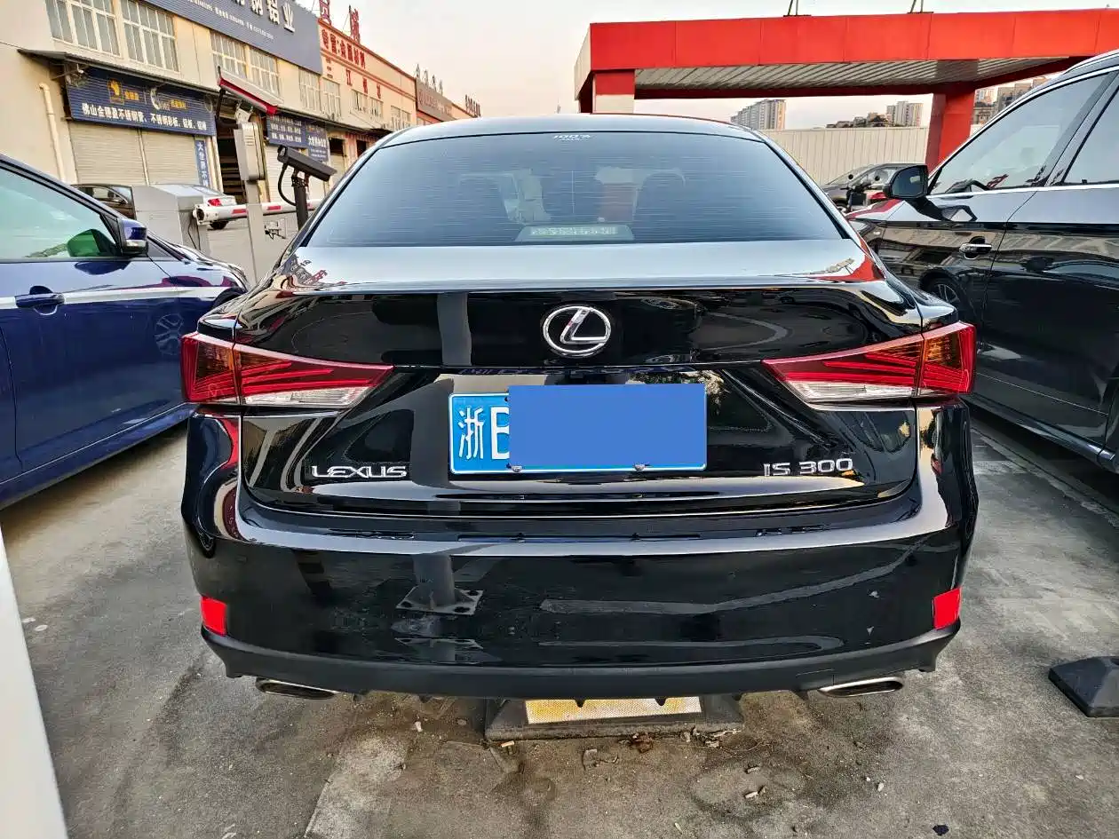 Lexus IS 2018 2017 300 F SPORT