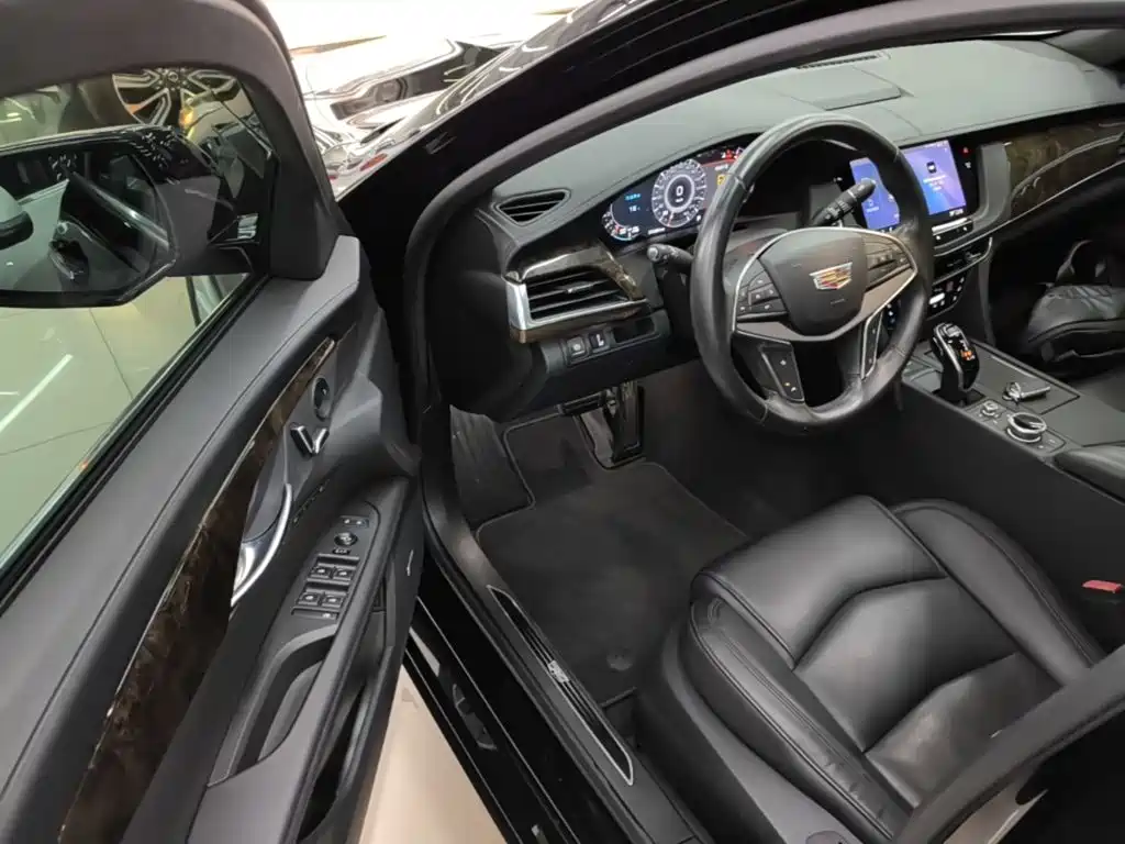 Фото 12 - Cadillac CT6