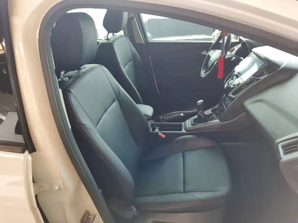 Photo 25 - Ford Focus