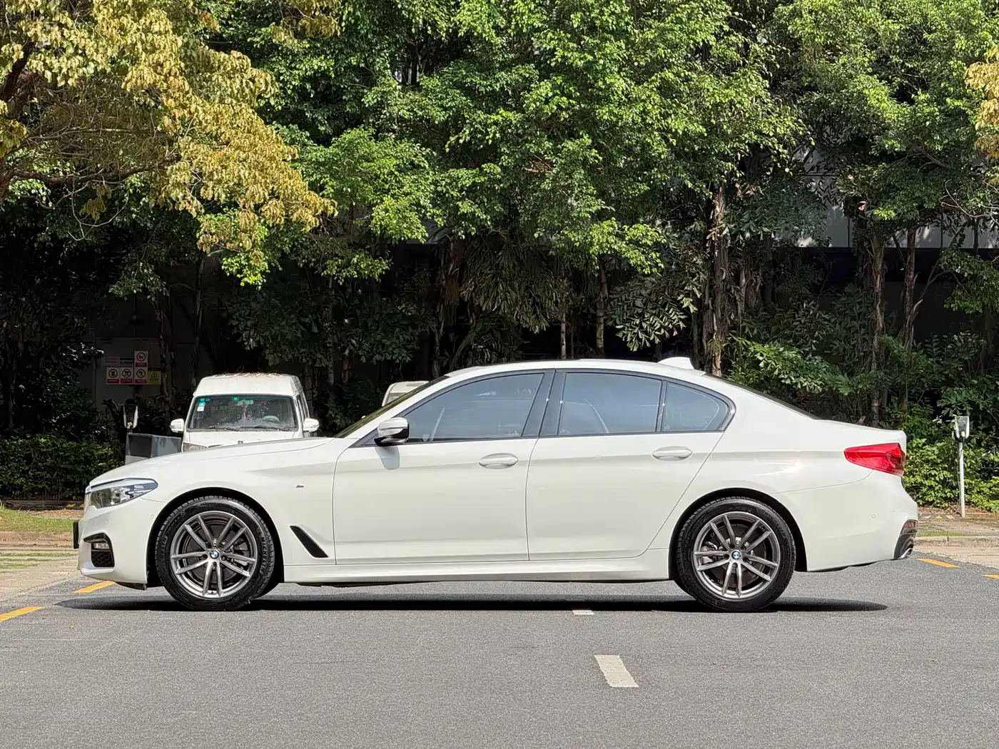 BMW 5 Series (Import) 2018 525i M Sport Package фото 19