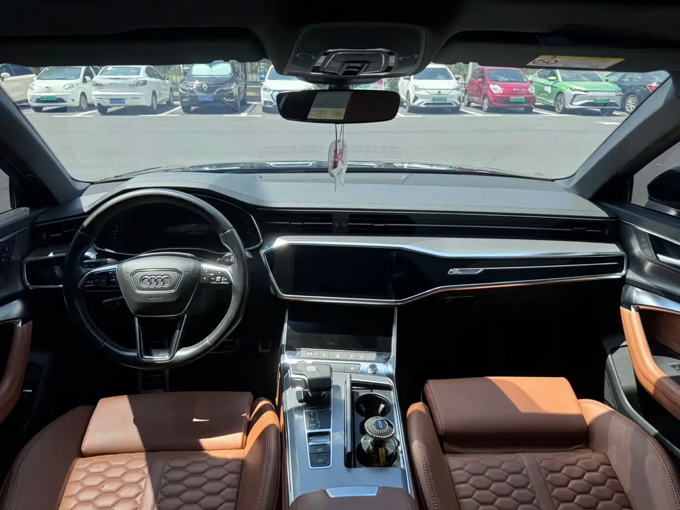 Фото 5 - Audi A6L