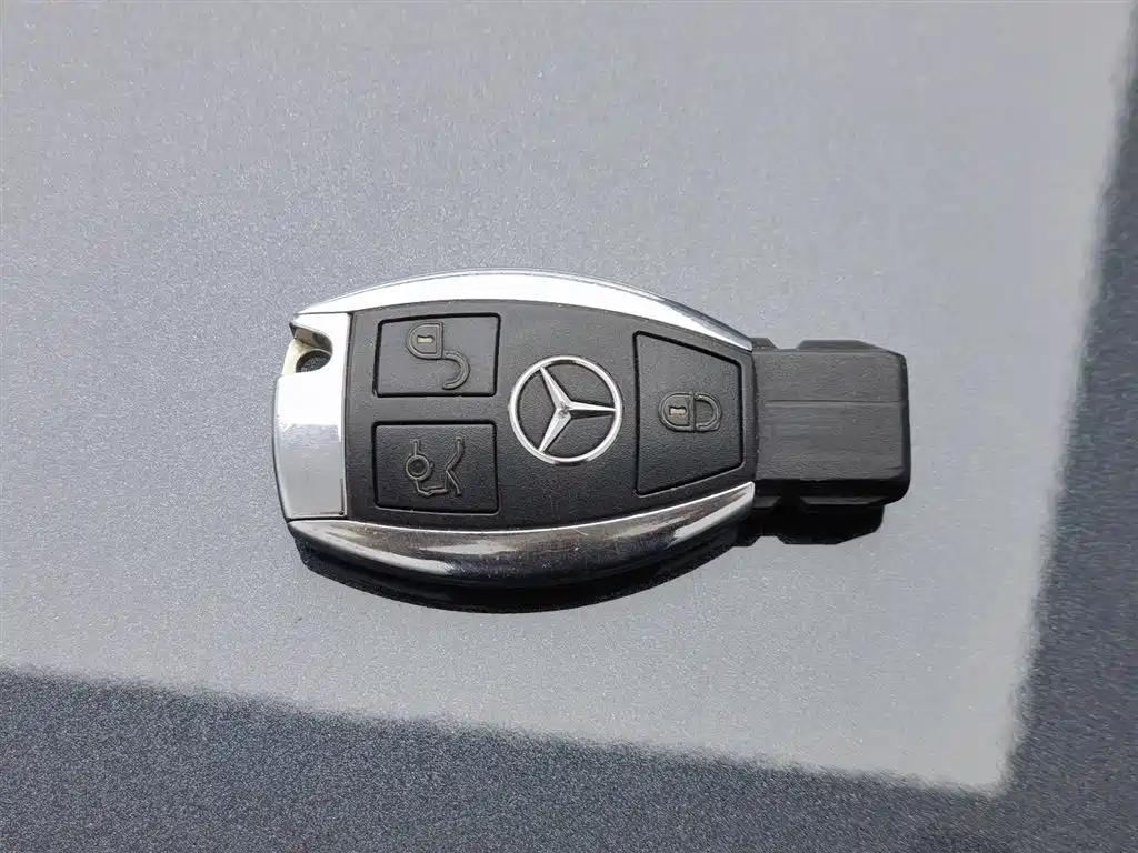 Mercedes-Benz E-Class 2010 E 260 L CGI Elegance фото 19