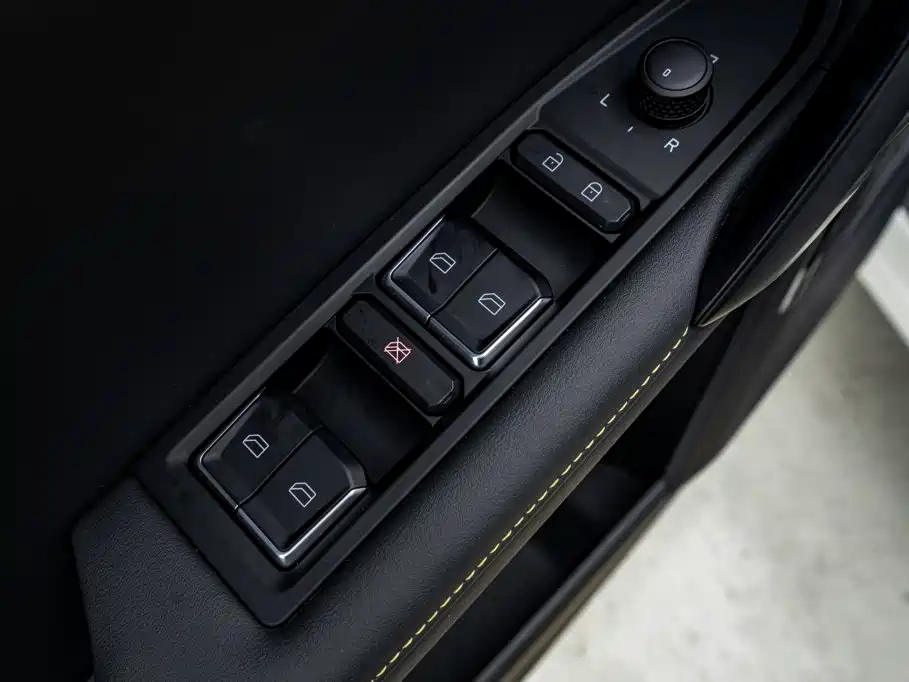 Lynk & Co 06 2024 2023 Remix 1.5T Power Halo