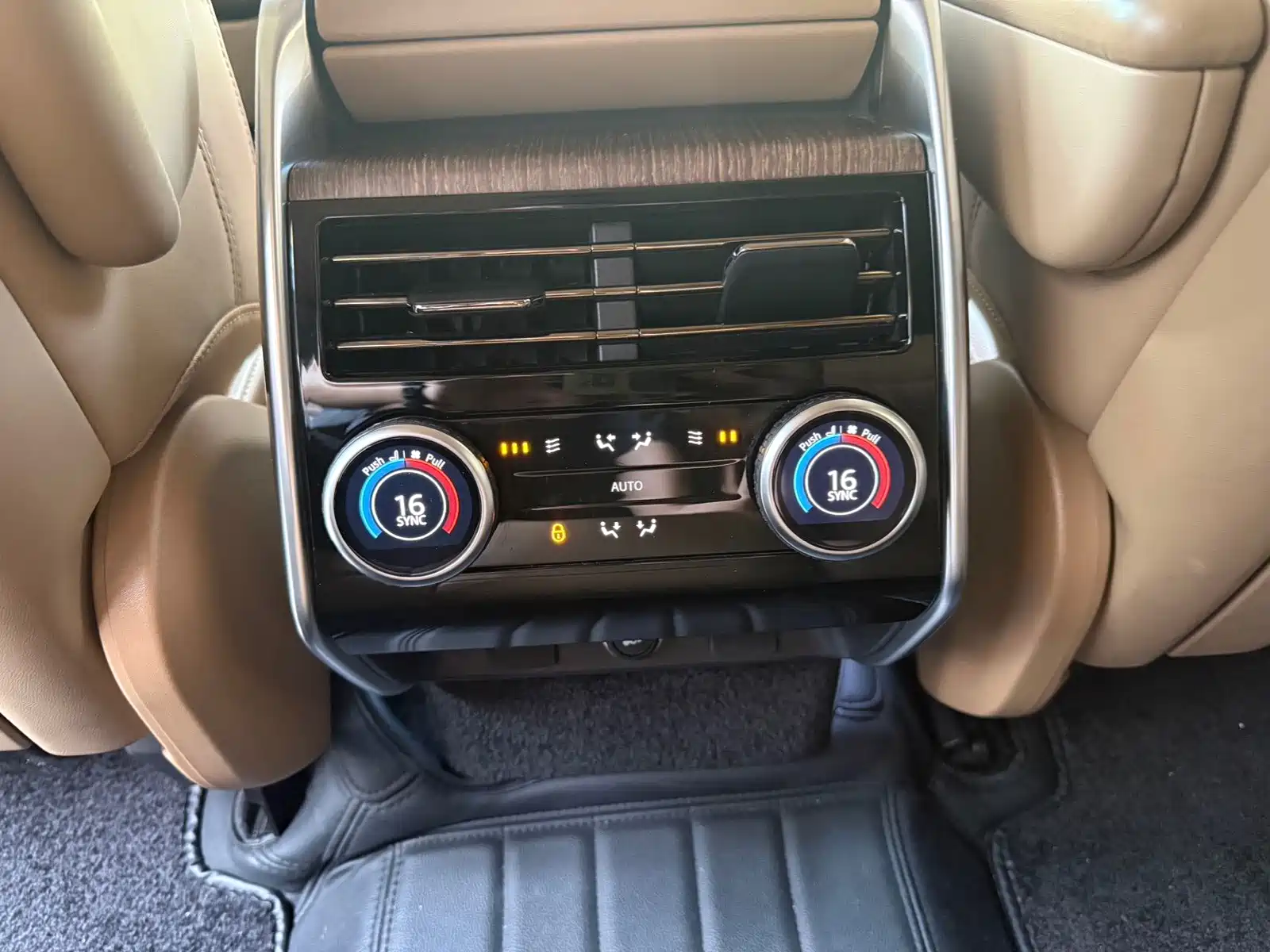 Фото 9 - Land Rover Range Rover