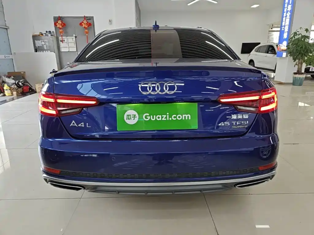 Фото 6 - Audi A4L