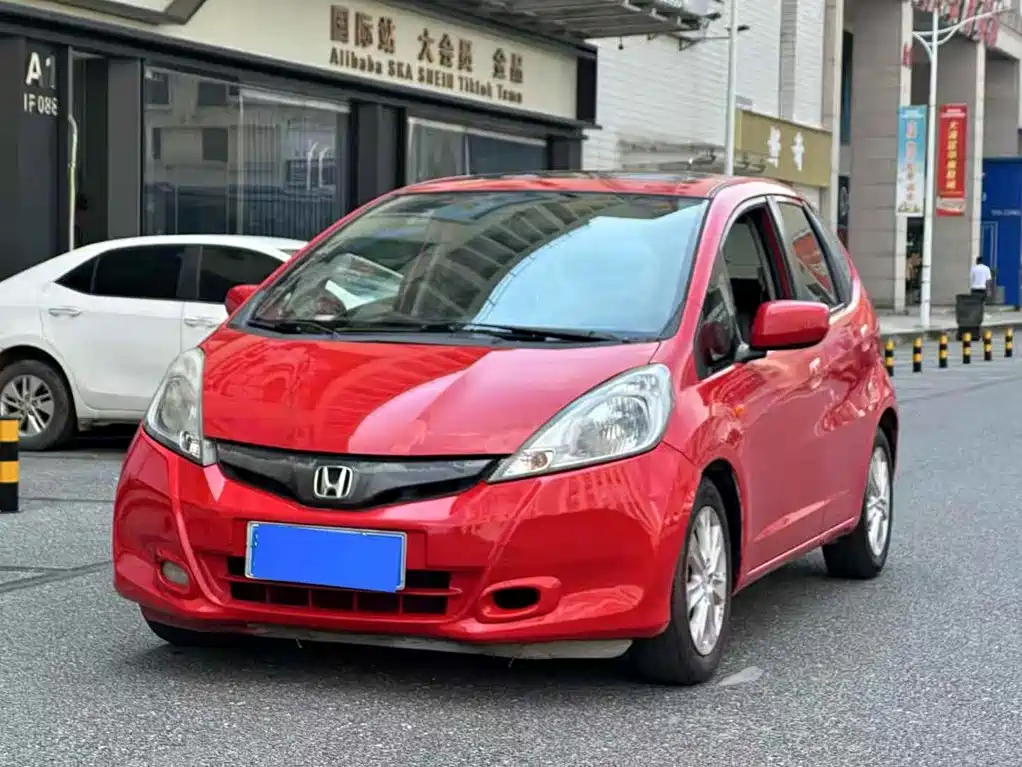 Фото 1 - Honda Fit
