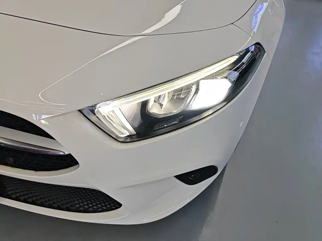 Mercedes-Benz A-Class (Import) 2020 2019 A 200 Dynamic Version