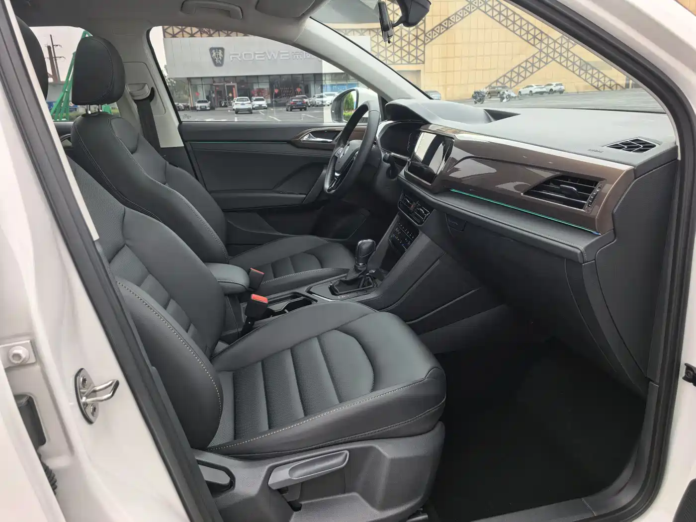 Volkswagen Tharu 2022 280TSI FWD Luxury Edition фото 20