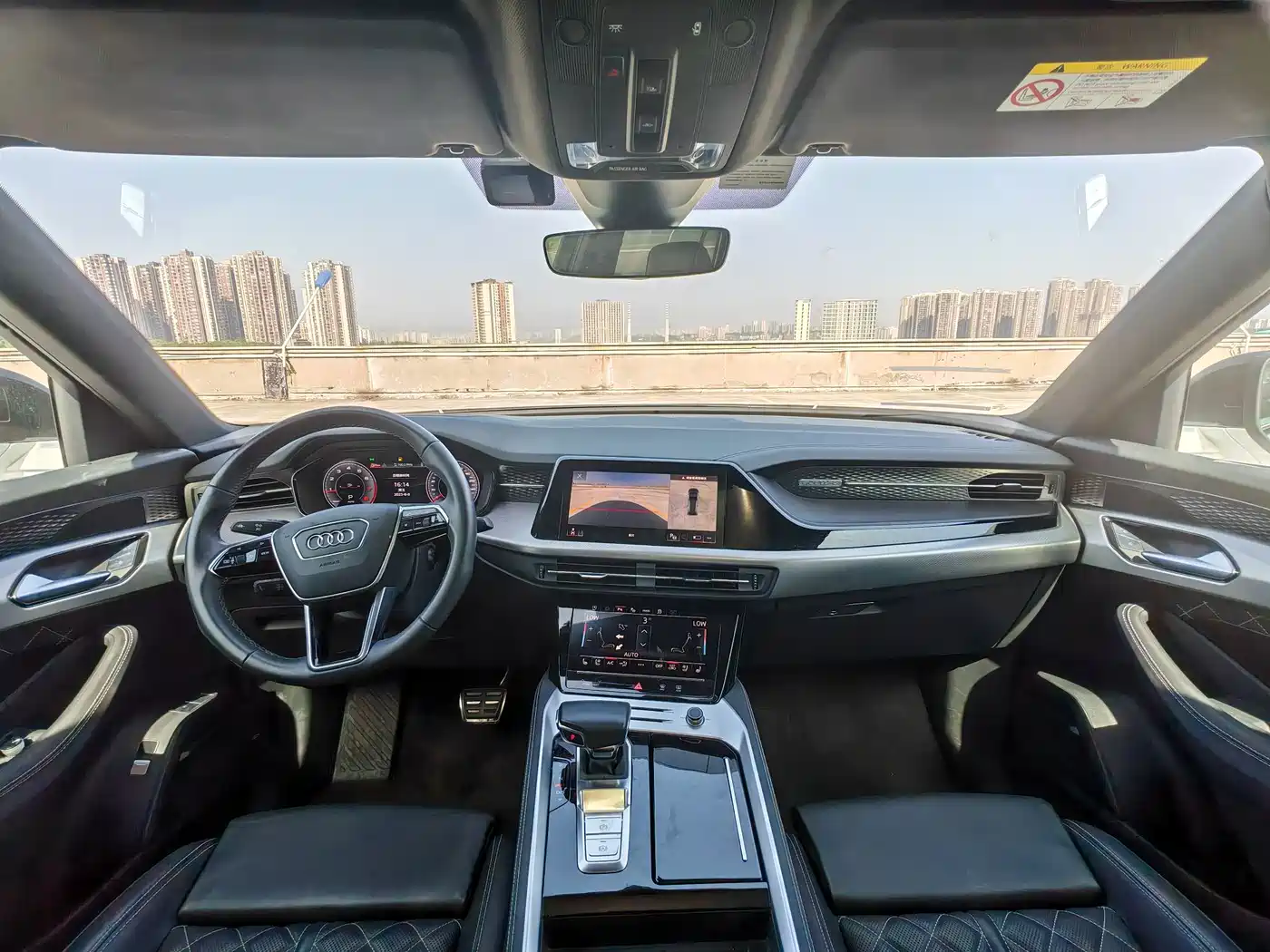 AUDI Q6