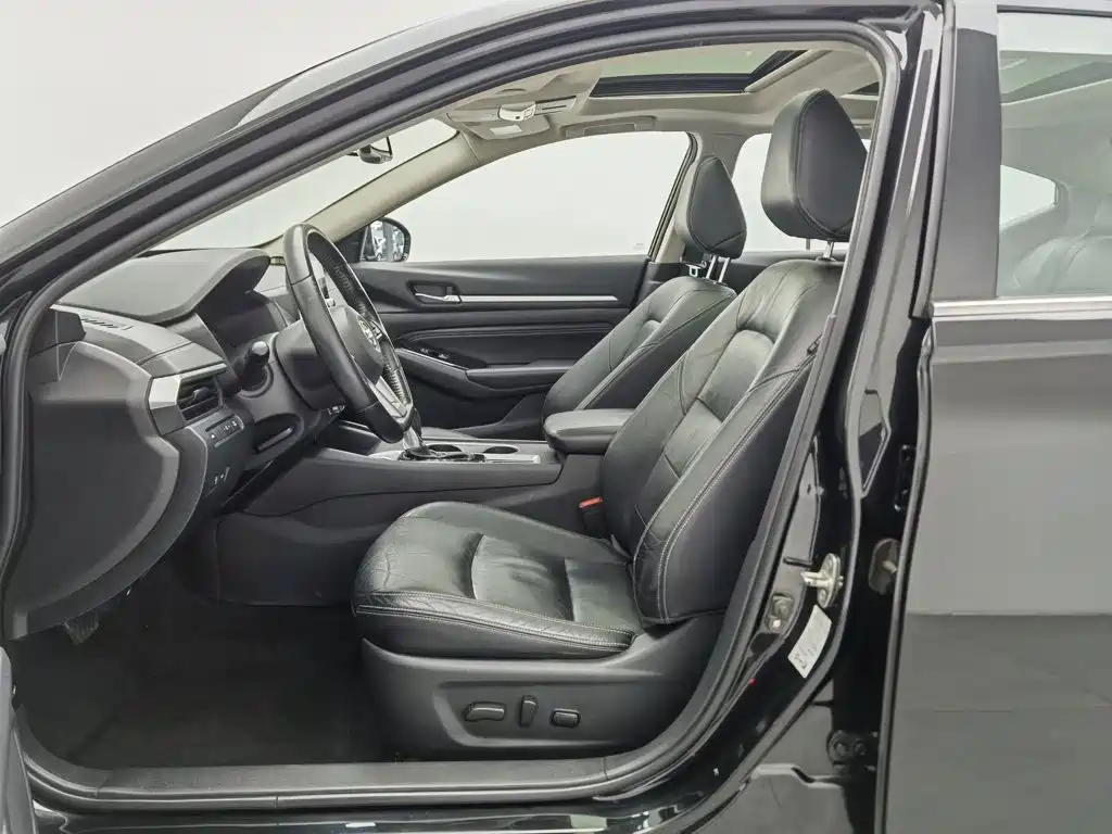Photo 10 - Nissan Teana