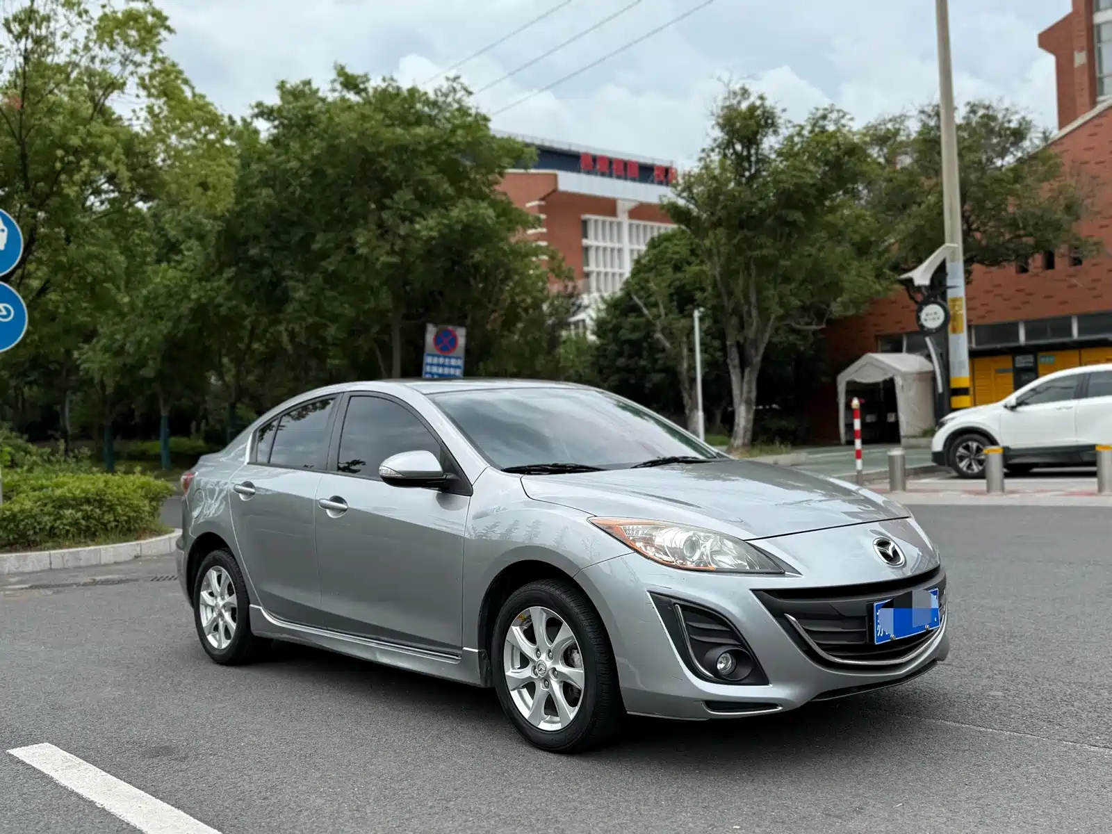 Photo 3 - Mazda Mazda3 Axela