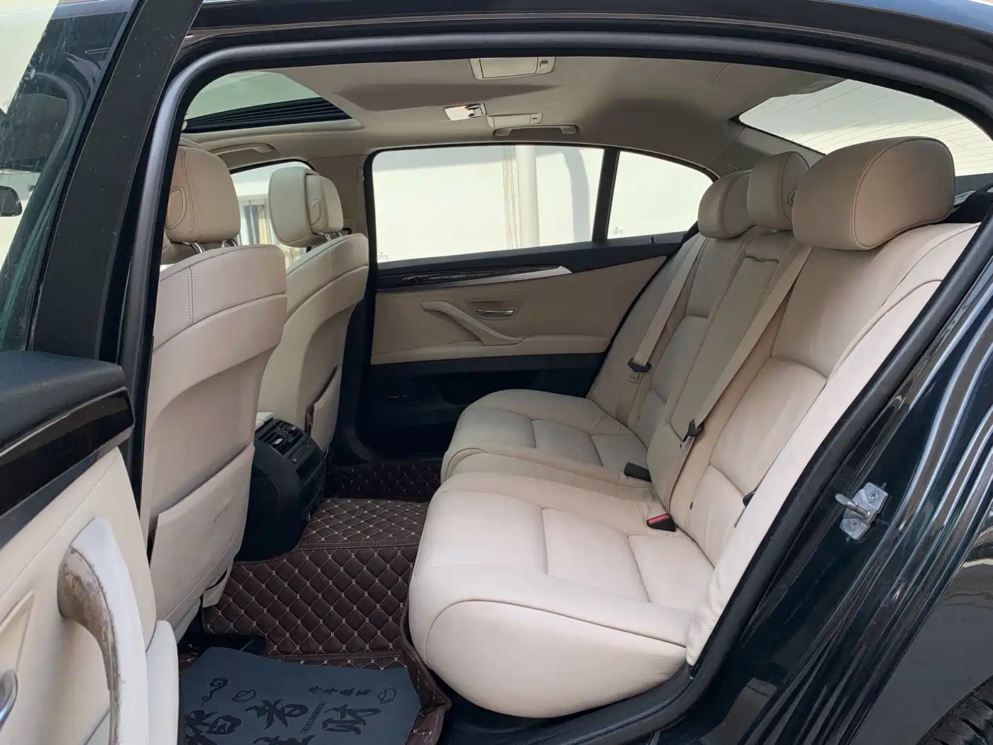 BMW 5 Series 2011 523Li Luxury фото 7