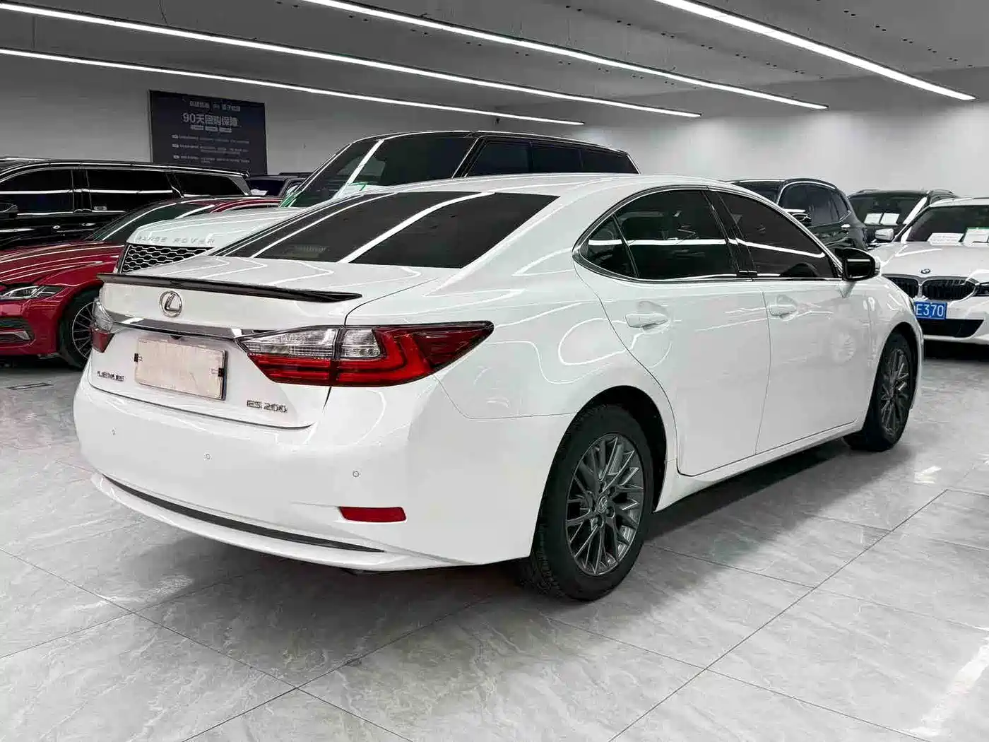 Lexus ES 2017 200 30th Anniversary Edition фото 4