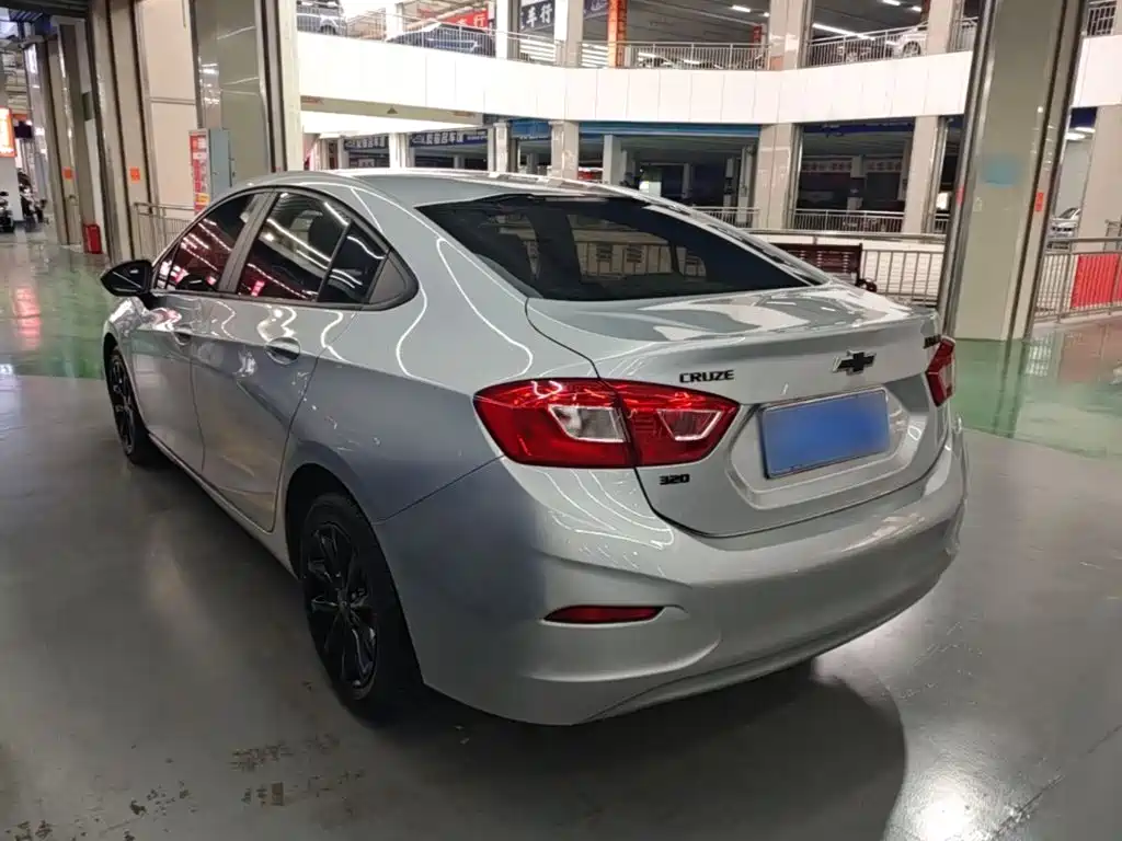 Chevrolet Cruze 2019 2018 Redline 320 Automatic Pioneer Edition