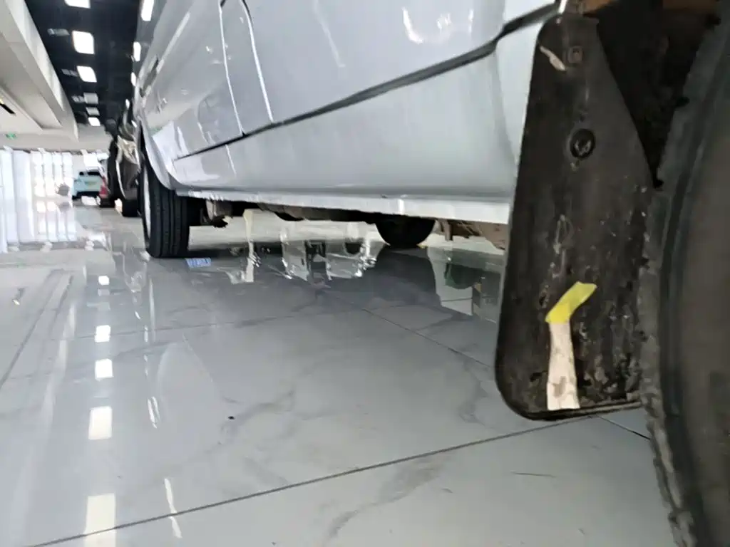 Фото 21 - Wuling Motors Wuling Rongguang