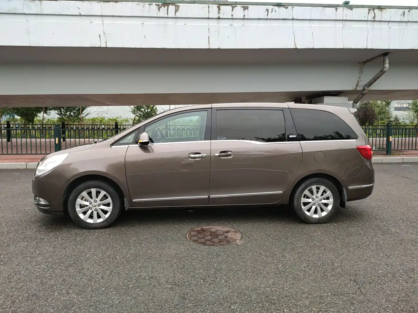 Фото 2 - Buick GL8