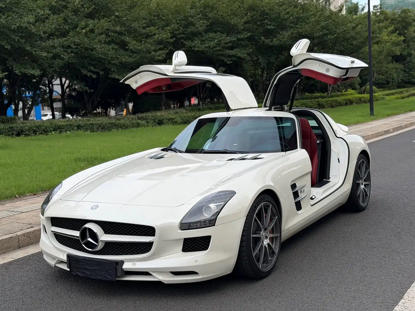 Mercedes-Benz SLS AMG 2012 2011 SLS AMG