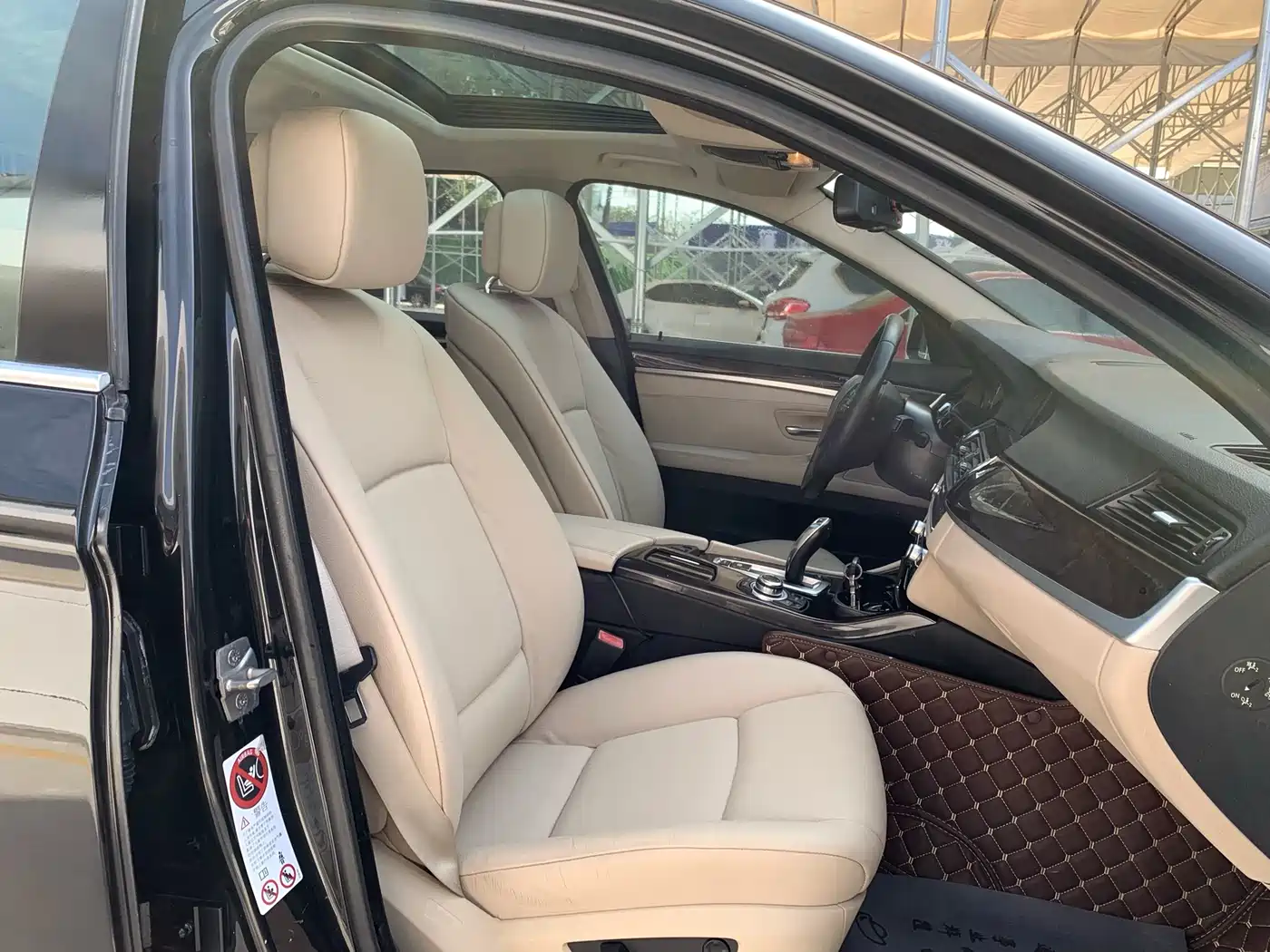 BMW 5 Series 2011 523Li Luxury фото 8